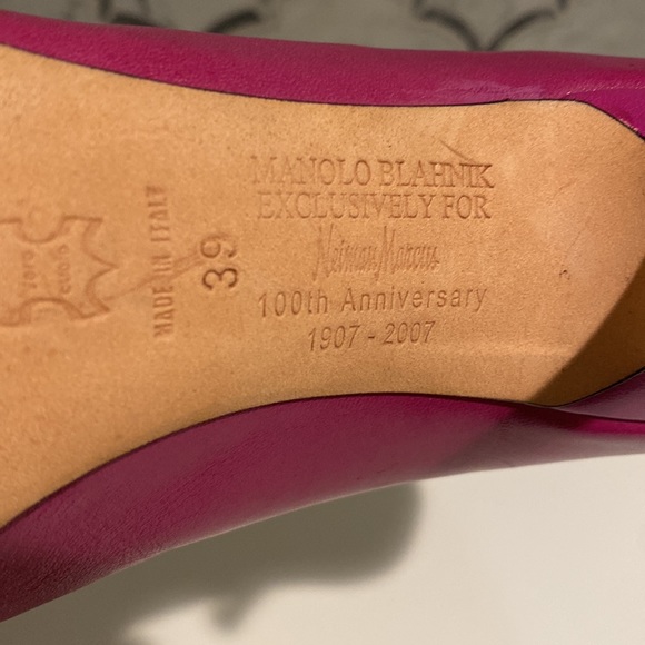 Fuchsia Manolo Blahnik Pumps - Picture 7 of 7